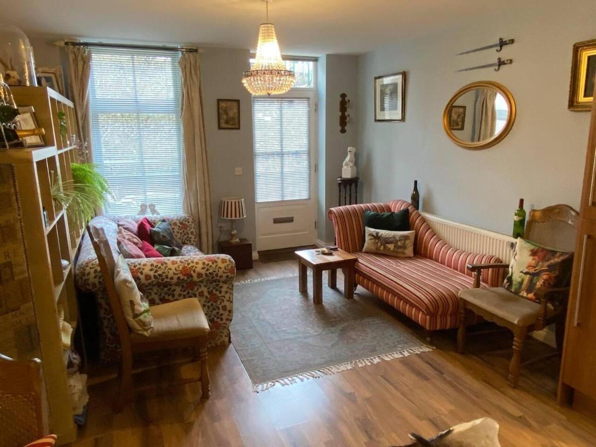 Quirky Town Centre Apartment With River Terrace Macclesfield Exterior photo