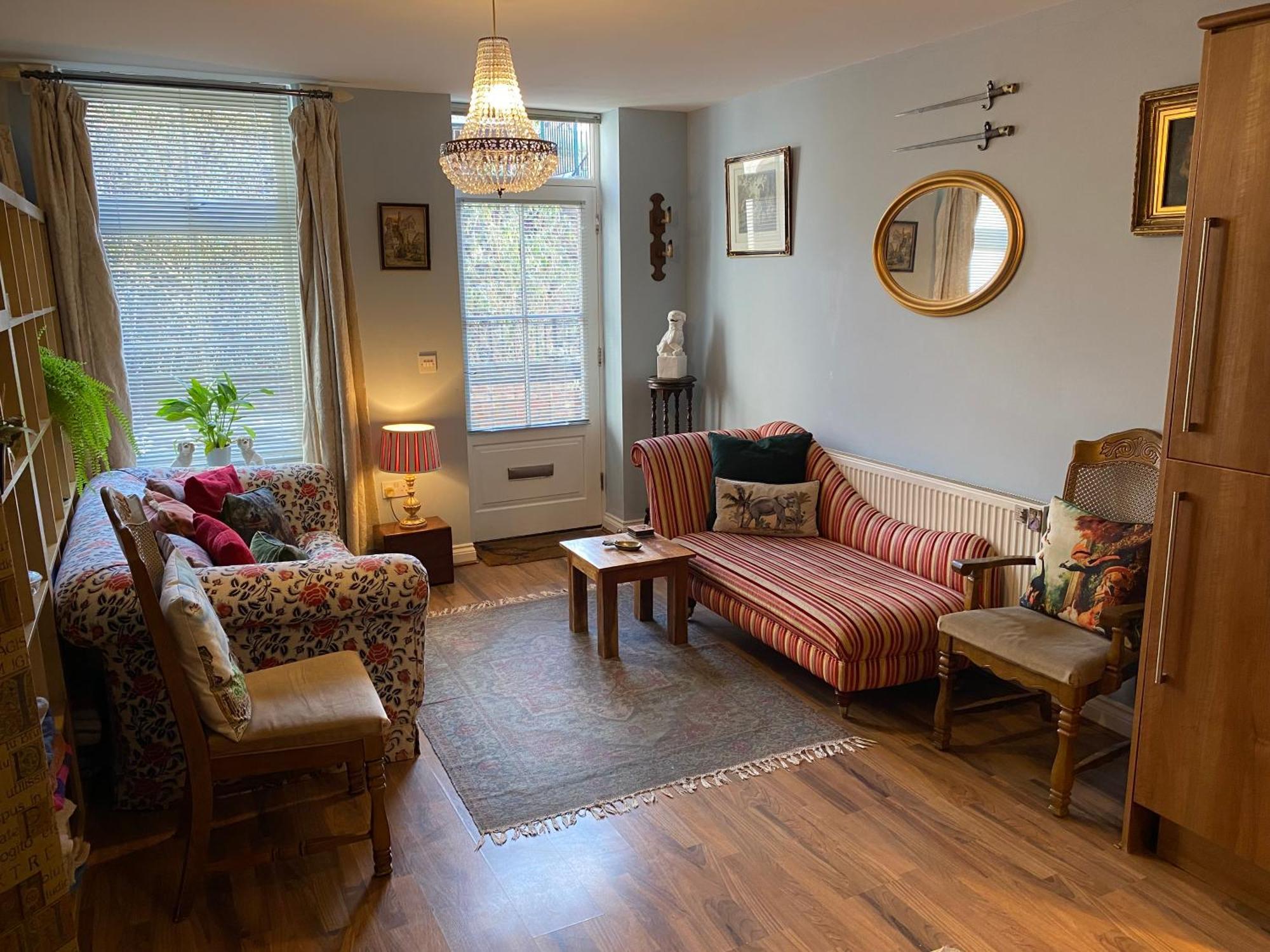 Quirky Town Centre Apartment With River Terrace Macclesfield Exterior photo